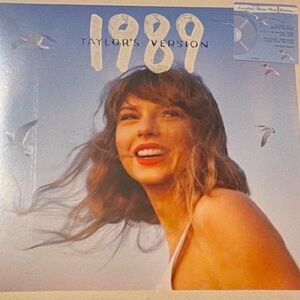 Taylor Swift: 1989 (Taylor’s Version) Brand New in Box with Star Confetti